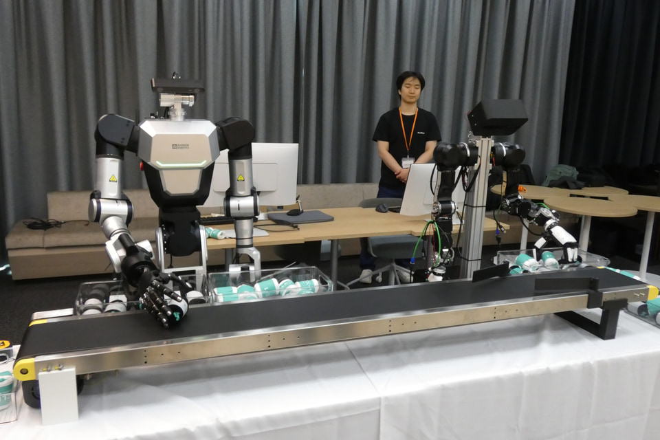 RLWRLD、力や触覚、作業記憶で器用さを獲得したロボティクス基盤モデル「RLDX-1」